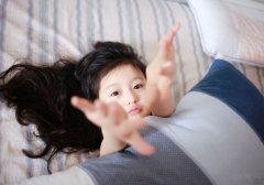 周梓烁名字打分|周梓烁带梓的名字，烁字取名的寓意和五行是什么